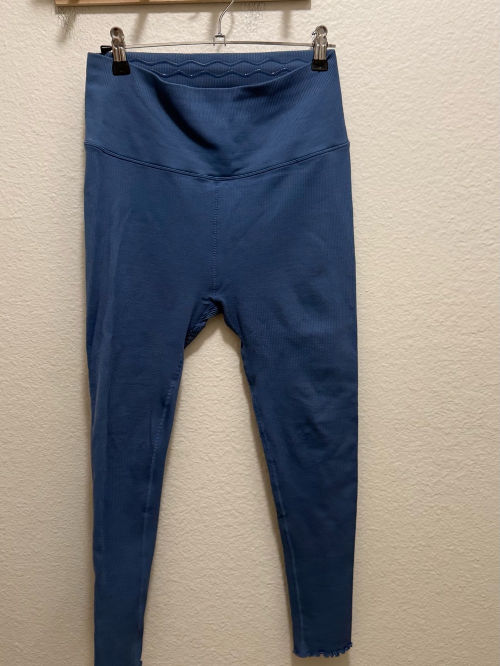 Spiritual Gangster Love Sculpt Crop Lettuce Edge Rib Leggings Blue M/L - Picture 5 of 5